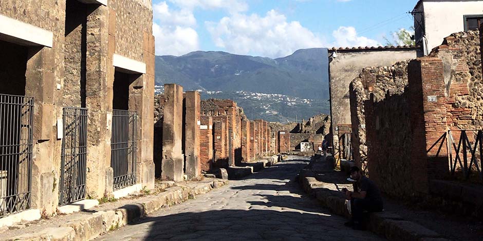 Train Naples Pompéi